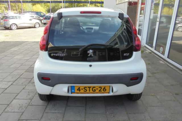 Peugeot 107 (2013) thumbnail 5