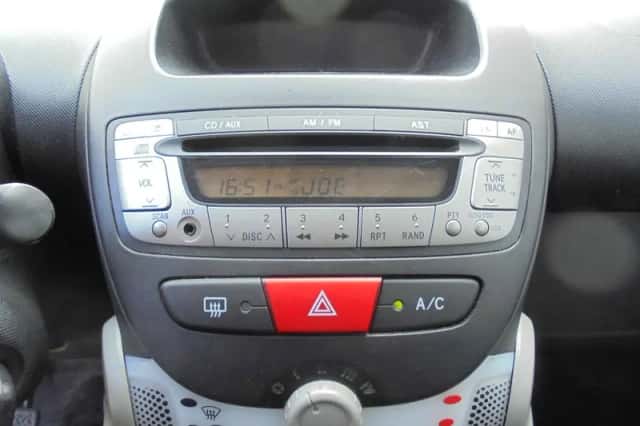 Peugeot 107 (2013) thumbnail 6