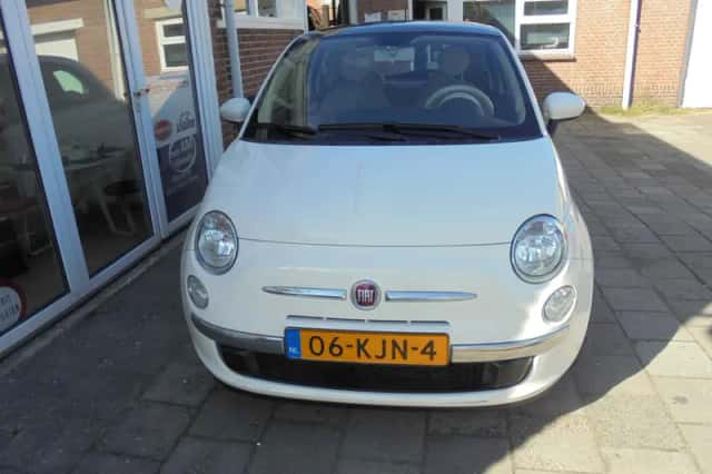 Fiat 500 (2009) thumbnail 2