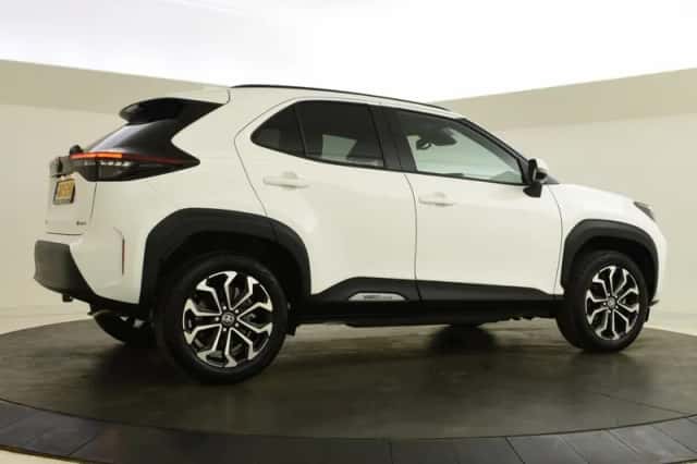 Toyota Yaris Cross (2024) thumbnail 2
