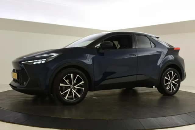 Toyota C-HR (2024) thumbnail 6