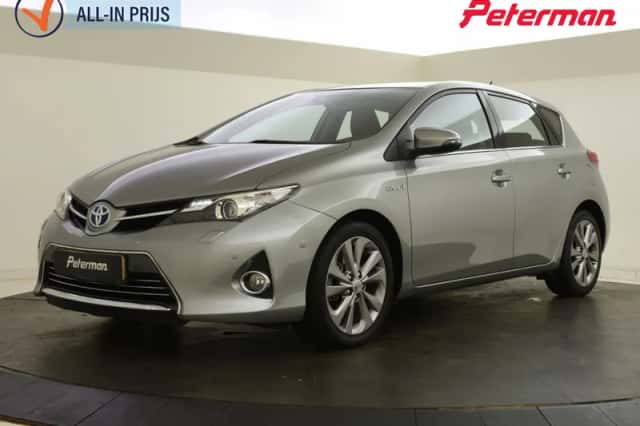 Toyota Auris (2014) thumbnail 1