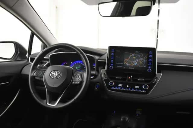 Toyota Corolla (2021) thumbnail 4