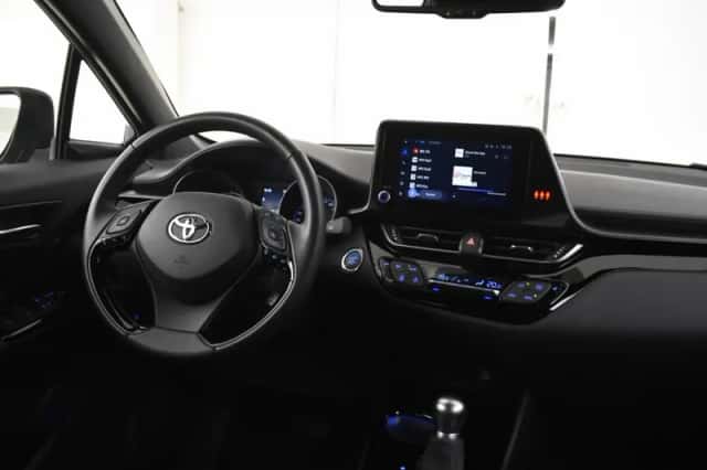 Toyota C-HR (2024) thumbnail 4