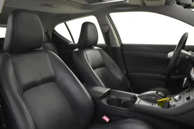 Lexus CT (2011) thumbnail 3