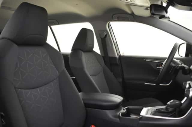 Toyota RAV4 (2023) thumbnail 4