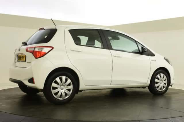 Toyota Yaris (2020) thumbnail 5