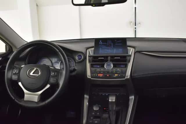 Lexus NX (2015) thumbnail 4
