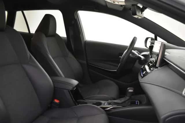 Toyota Corolla (2021) thumbnail 3
