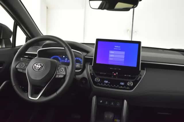 Toyota Corolla Cross (2025) thumbnail 4