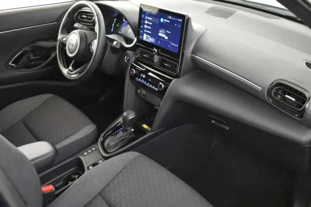 Toyota Yaris Cross (2025) thumbnail 3