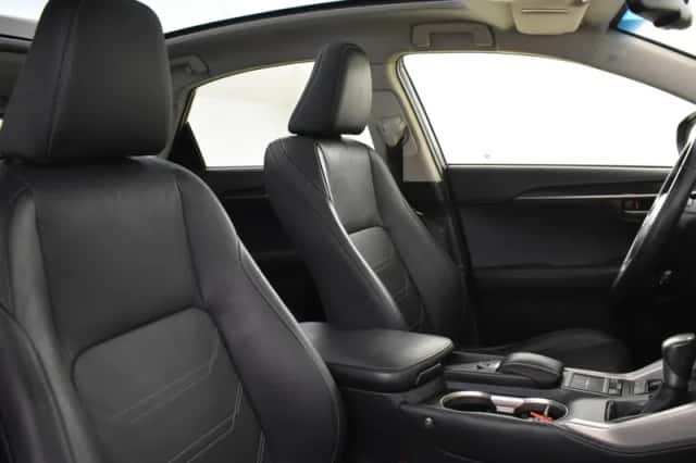 Lexus NX (2015) thumbnail 3