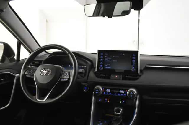 Toyota RAV4 (2021) thumbnail 4
