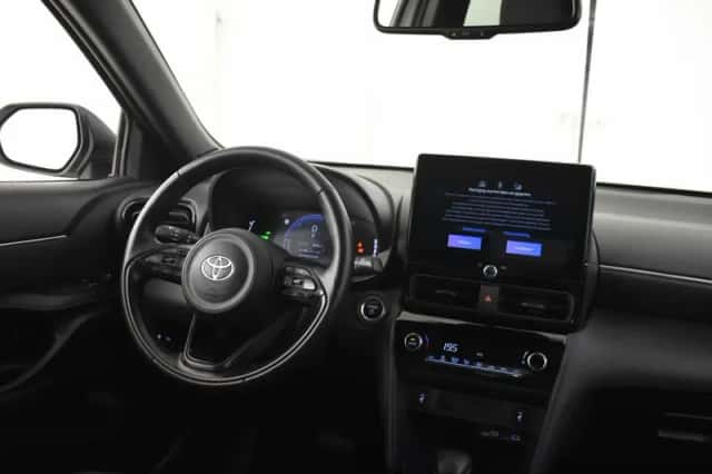 Toyota Yaris Cross (2025) thumbnail 4