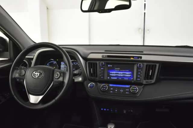 Toyota RAV4 (2017) thumbnail 4