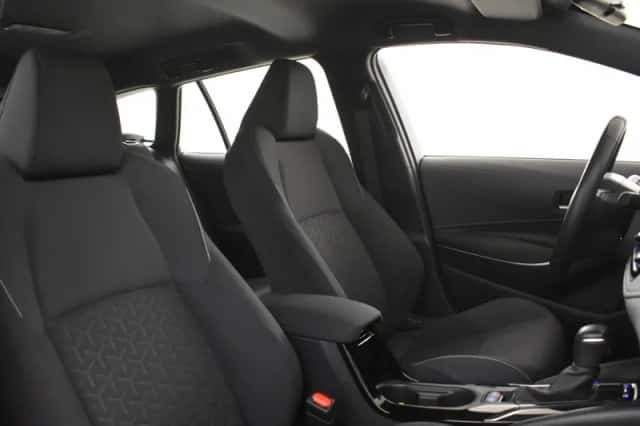 Toyota Corolla (2021) thumbnail 3