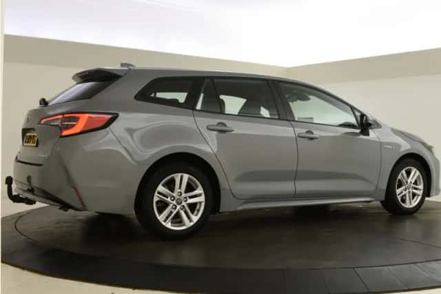Toyota Corolla (2019) thumbnail 2