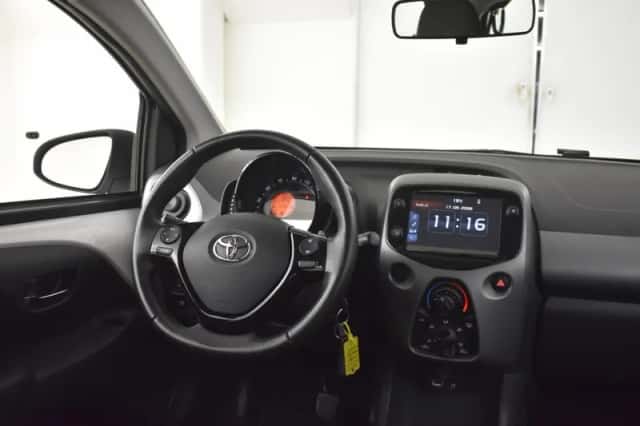 Toyota Aygo (2018) thumbnail 3