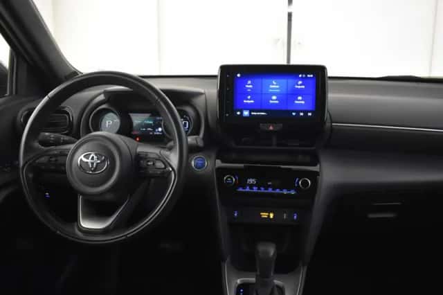 Toyota Yaris Cross (2023) thumbnail 3