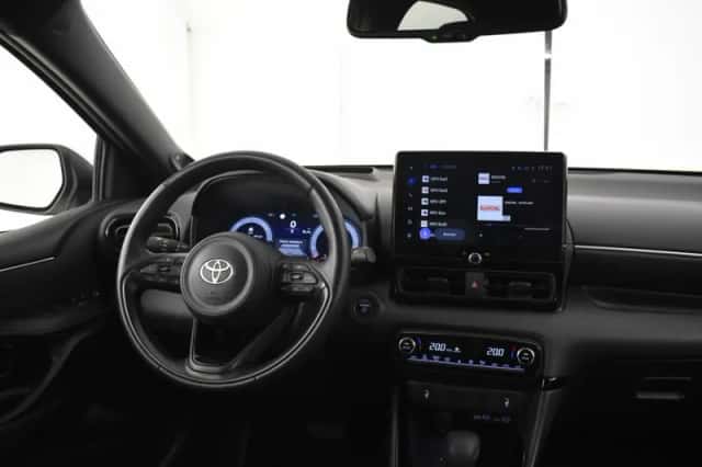 Toyota Yaris (2024) thumbnail 3
