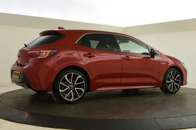 Toyota Corolla (2019) thumbnail 2