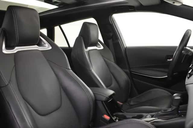 Toyota Corolla (2021) thumbnail 3