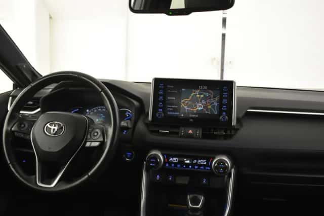 Toyota RAV4 (2021) thumbnail 4