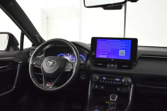 Toyota RAV4 (2024) thumbnail 4