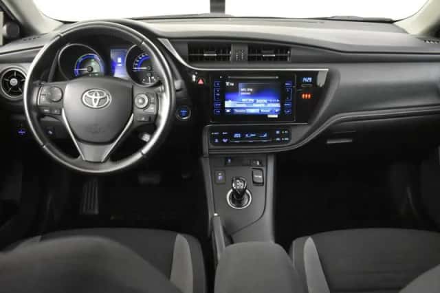 Toyota Auris (2016) thumbnail 4
