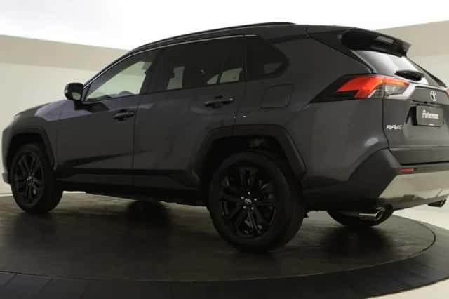 Toyota RAV4 (2022) thumbnail 6