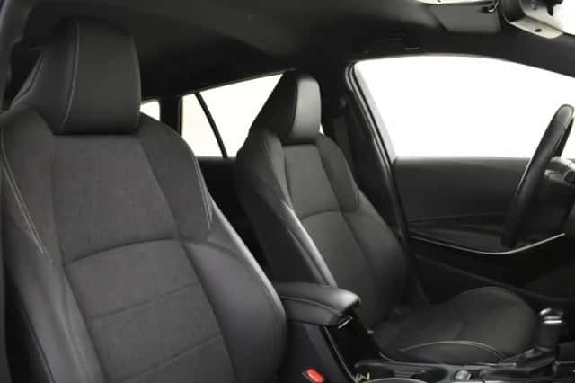 Toyota Corolla (2023) thumbnail 3