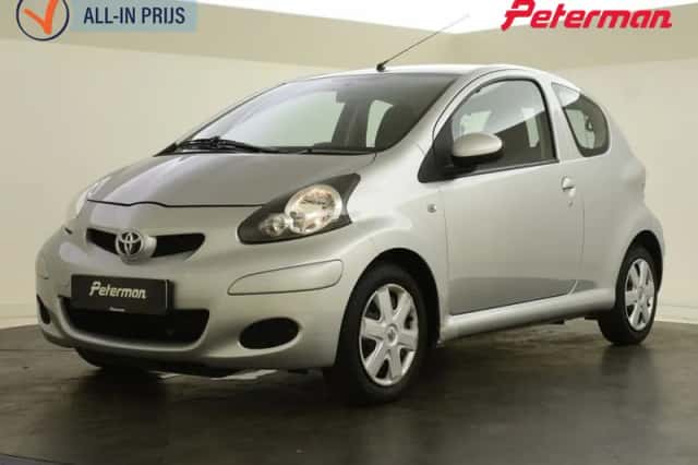 Toyota Aygo (2011) thumbnail 1