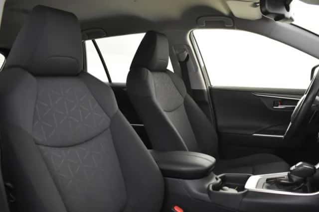 Toyota RAV4 (2020) thumbnail 3