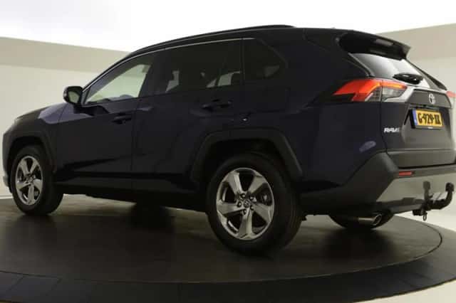 Toyota RAV4 (2020) thumbnail 6