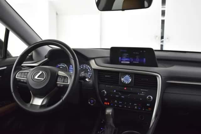 Lexus RX (2017) thumbnail 3