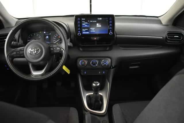 Toyota Yaris (2023) thumbnail 4