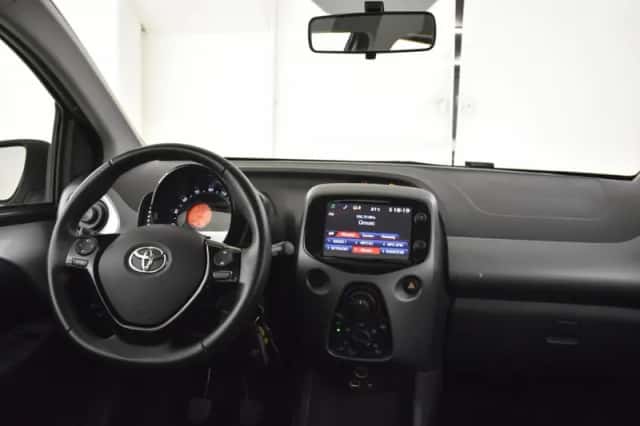 Toyota Aygo (2018) thumbnail 3