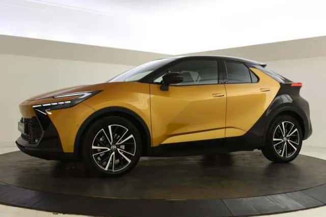 Toyota C-HR (2024) thumbnail 5