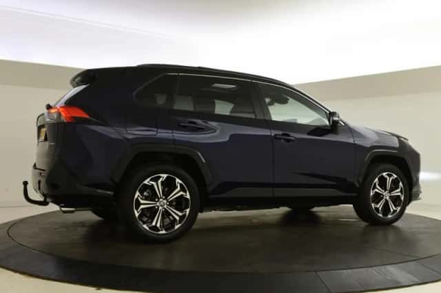 Toyota RAV4 (2025) thumbnail 2