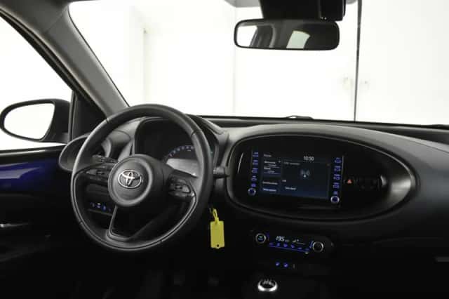 Toyota Aygo (2023) thumbnail 3