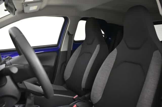 Toyota Aygo (2023) thumbnail 4