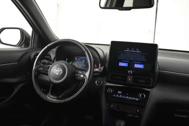 Toyota Yaris Cross (2025) thumbnail 4