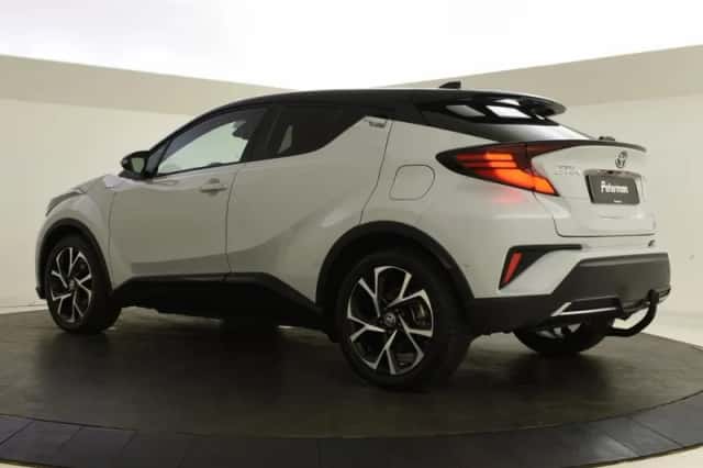 Toyota C-HR (2021) thumbnail 6