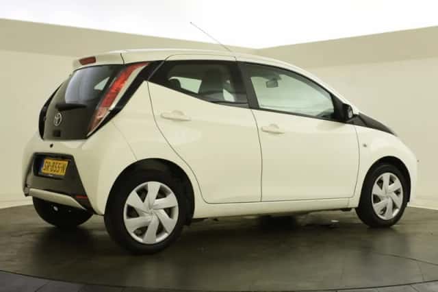 Toyota Aygo (2018) thumbnail 2