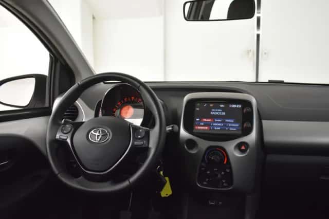 Toyota Aygo (2018) thumbnail 4