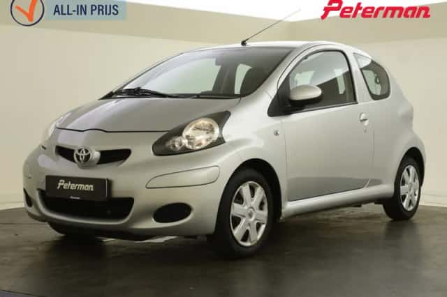 Toyota Aygo (2011) thumbnail 1