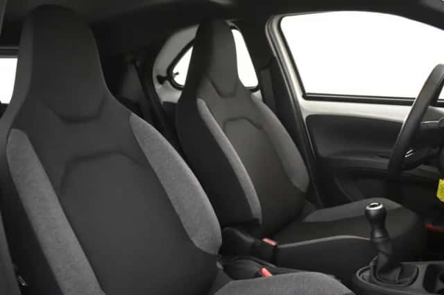Toyota Aygo (2025) thumbnail 3
