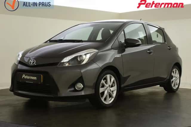 Toyota Yaris (2013) thumbnail 1