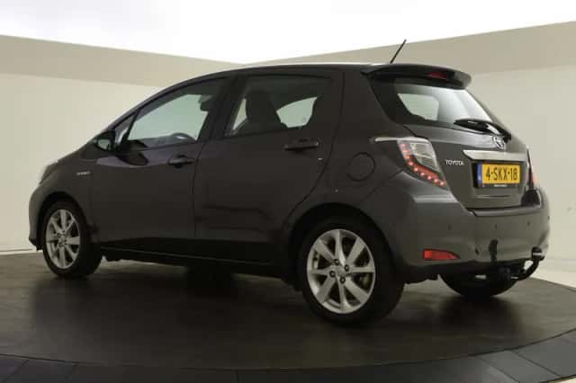 Toyota Yaris (2013) thumbnail 6