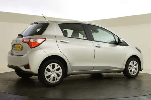 Toyota Yaris (2017) thumbnail 6